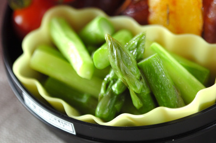 アスパラガスのバターレンジ蒸し