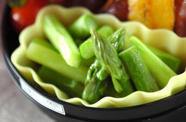 アスパラガスのバターレンジ蒸し