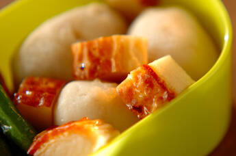 里芋とカマボコの煮物