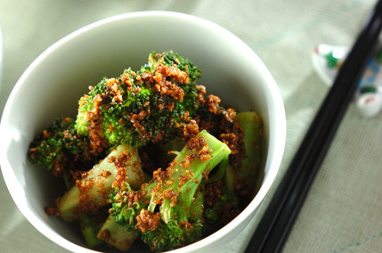 ブロッコリーのゴマ和え