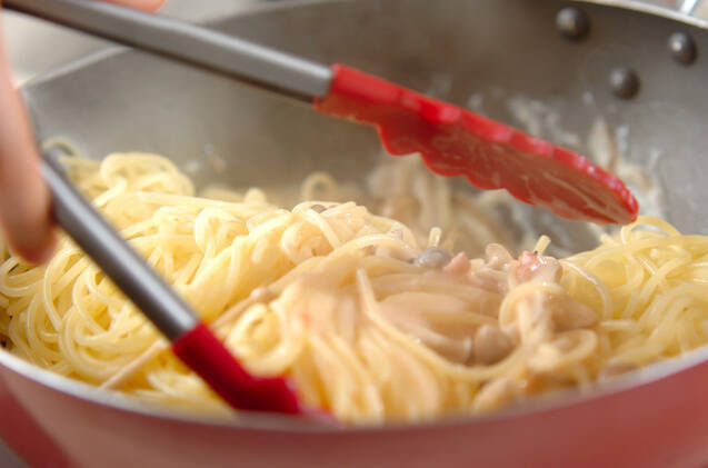 塩辛クリームパスタの作り方の手順7