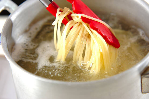 塩辛クリームパスタの作り方の手順4