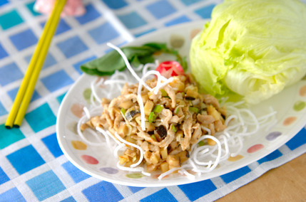 豚肉のレタス包み