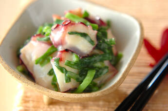 ニラとタコの酢みそ和え