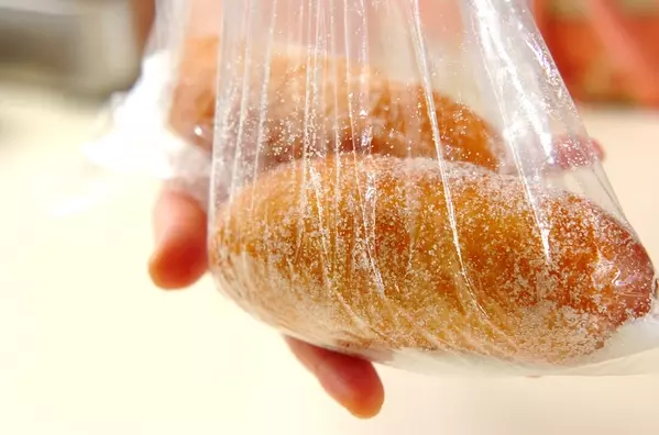 懐かしい給食の揚げパンの作り方7