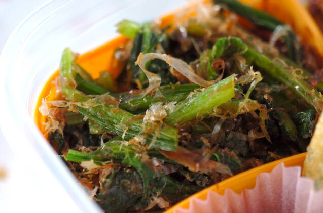 ホウレン草とかつお節の和え物