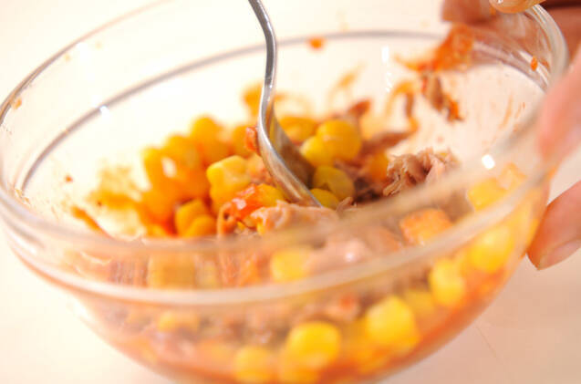 クラッカーでピザの作り方の手順1