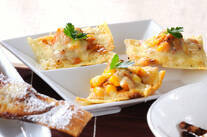 クラッカーでピザ