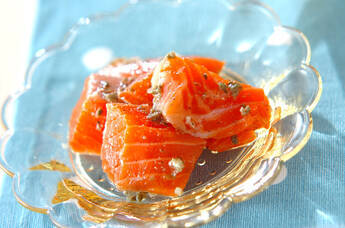 サーモンのケイパー和え