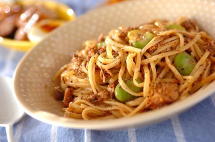 ソラ豆とサバのみそパスタ