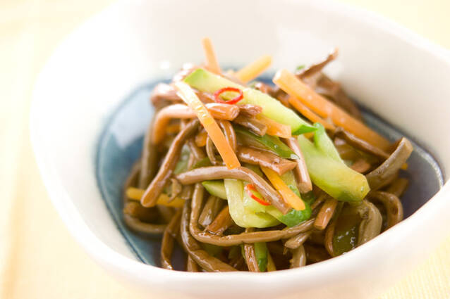 ゼンマイピリ辛炒め