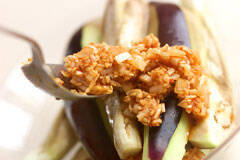 蒸しナスのピリ辛ソース