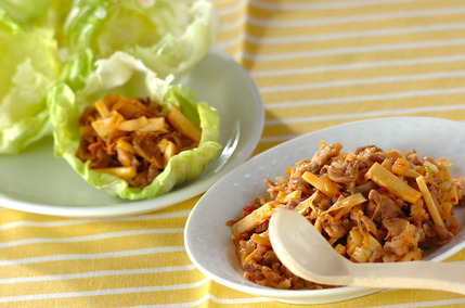 豚肉の甘辛炒めレタス包み