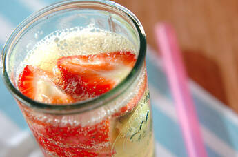 カラフルフルーツソーダ