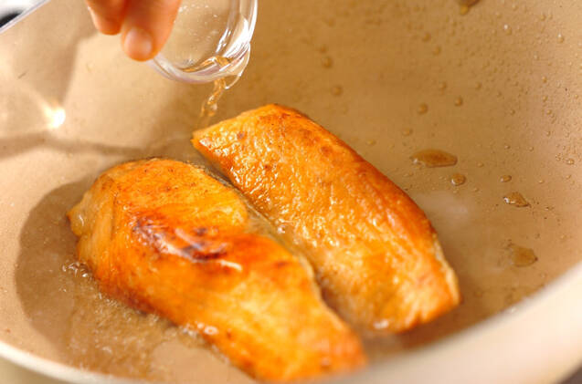 ホワイトソースがけ鮭のソテーの作り方の手順6