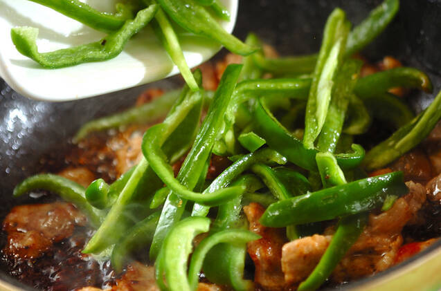 豚肉とピーマンのオイスターソース炒めの作り方の手順3