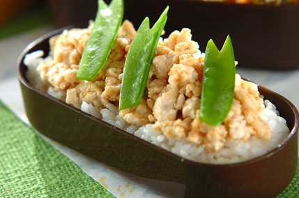 鶏みそそぼろご飯