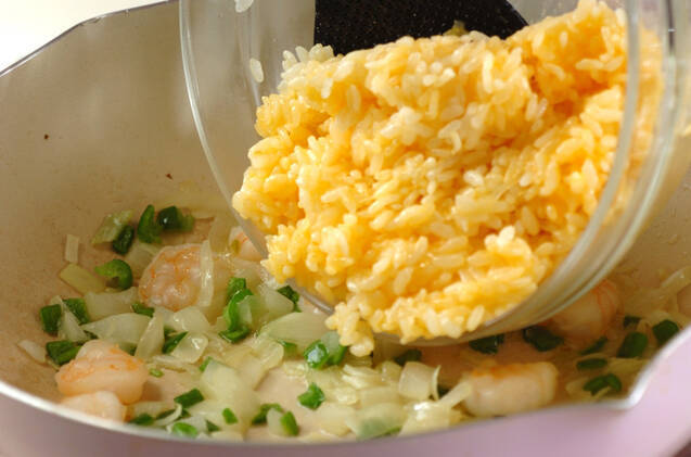 エビチャーハンの作り方の手順2