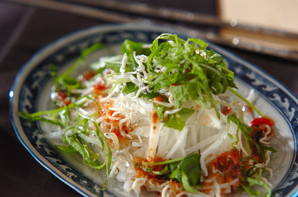 大根の梅肉ドレッシングサラダ