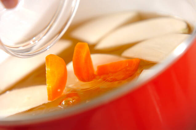 小カブの白みそ汁の作り方の手順3