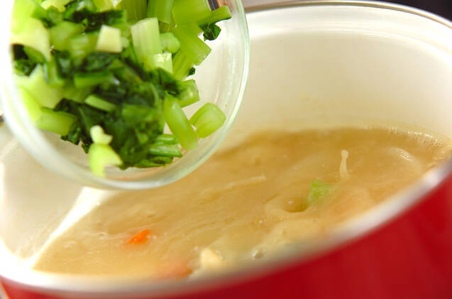 小カブの白みそ汁の作り方の手順4