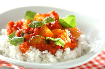 エビとズッキーニのトマト煮ライス