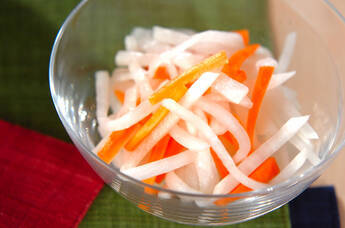 大根とニンジンの即席漬け