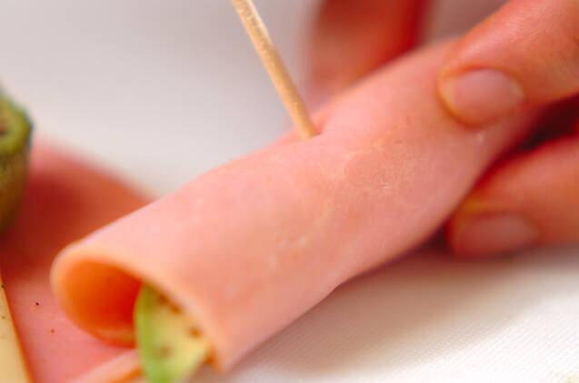 アボカドのハム巻きの作り方の手順2