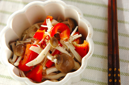 シメジのマリネ