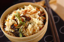 素朴で懐かしい！山菜おこわ