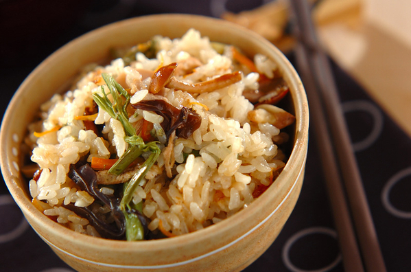 炊飯器以外も活用！もち米の簡単人気レシピ35選。赤飯やおこわ以外も