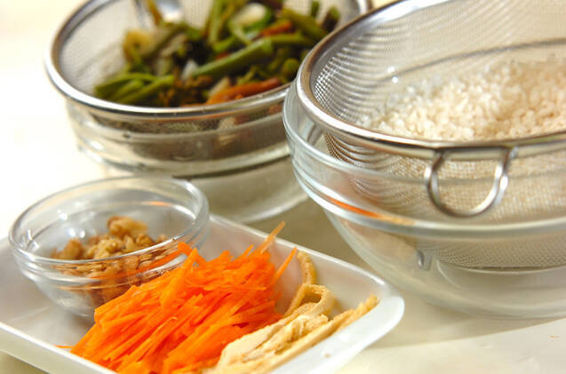 素朴で懐かしい！山菜おこわの作り方の手順2