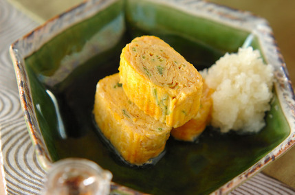 うまみたっぷり！ホタテ缶入りだし巻き卵