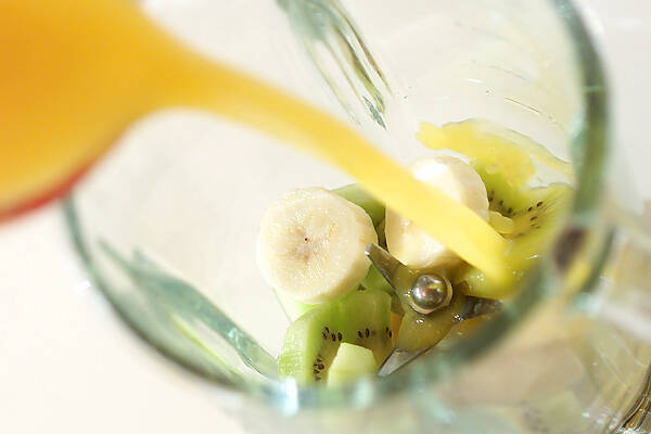 フルーツスムージーの作り方の手順2