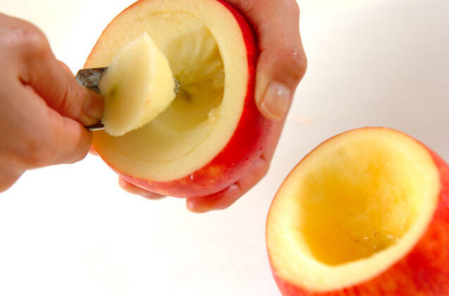 リンゴのカップサラダの作り方の手順1