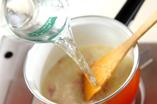 おろし玉ネギのスープの作り方の手順3