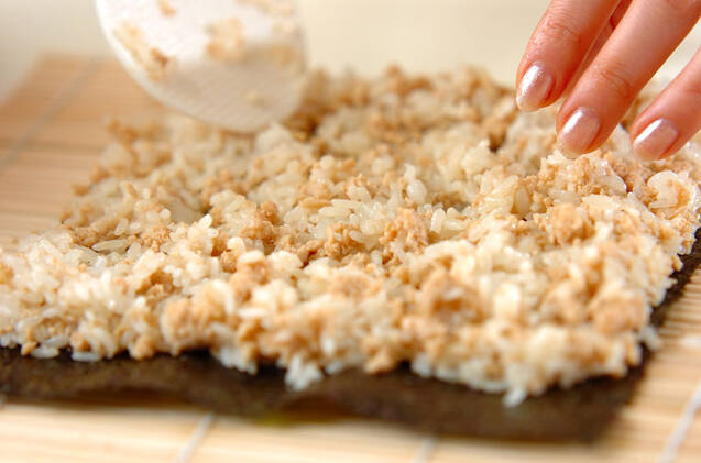 そぼろご飯のり巻きの作り方の手順5