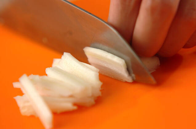 白菜とカニカマの甘酢和えの作り方の手順1