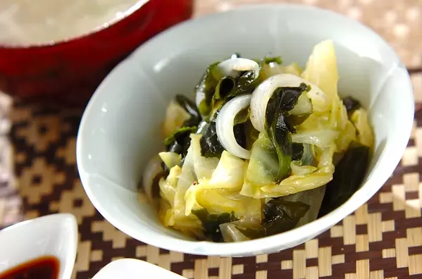 春キャベツとワカメの中華和え