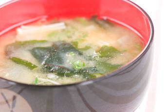 ワカメとエノキのみそ汁