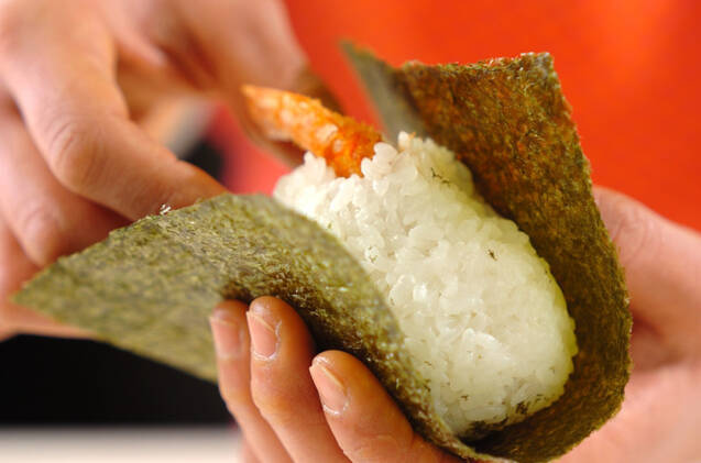エビフライむすびの作り方の手順2