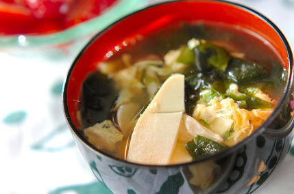 シメジとタケノコのお吸い物