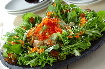 サーモンとアボカドの和え物・イクラちらし