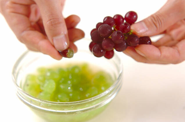 果肉入りブドウゼリーの作り方の手順1