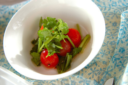 プチトマトの香菜サラダ