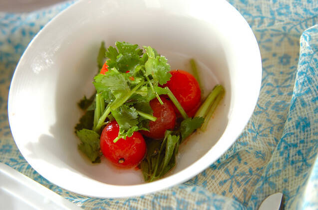プチトマトの香菜サラダ