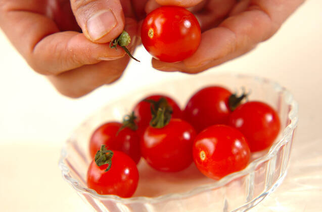 プチトマトの香菜サラダの作り方の手順1
