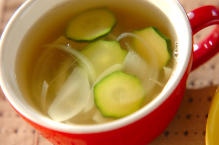 ズッキーニのエスニックスープ