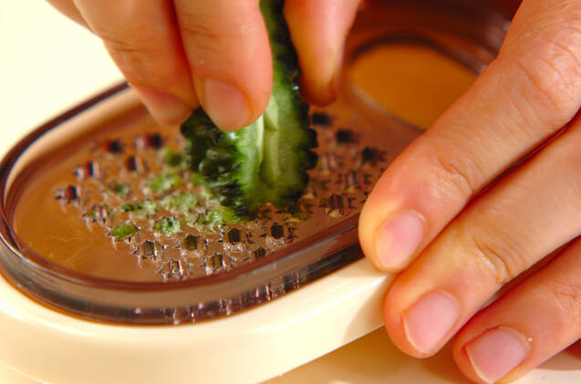 ゴーヤ入り卵焼きの作り方の手順1