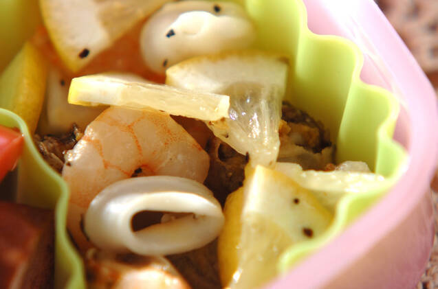 シーフードレモンサラダ